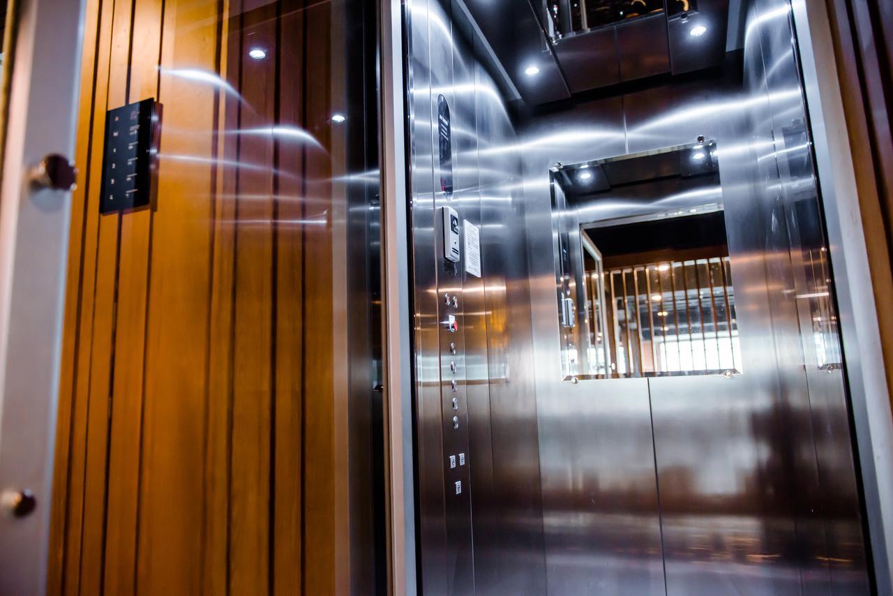 Gn Luxury Hostel Bangkok Buitenkant foto